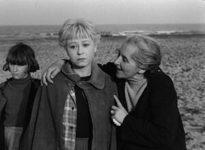 la strada cinematography by otello martelli day close up three shot backlight daylight shot 029