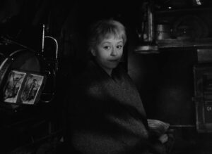 la strada cinematography by otello martelli night close up moonlight shot 047