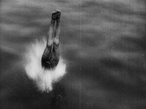 man with a movie camera cinematography by mikhail kaufman day establishing shot daylight shot 024