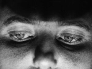 man with a movie camera cinematography by mikhail kaufman day establishing shot hard light daylight shot 003