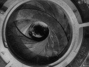 man with a movie camera cinematography by mikhail kaufman day establishing shot hard light shot 006