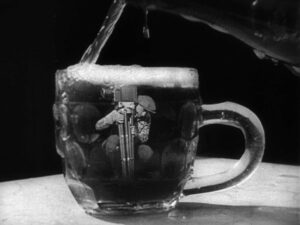 man with a movie camera cinematography by mikhail kaufman day establishing shot hard light shot 030