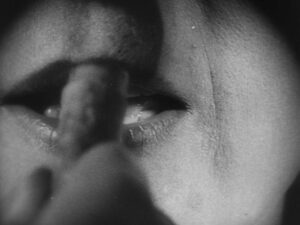 man with a movie camera cinematography by mikhail kaufman day establishing shot side lighting daylight shot 023