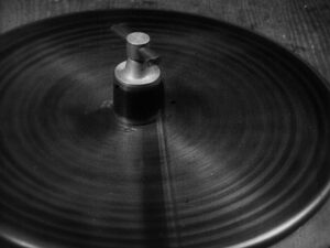 man with a movie camera cinematography by mikhail kaufman establishing shot moonlight shot 066