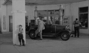 paper moon cinematography by l szl kov cs day medium wide shot three shot backlight daylight shot 031