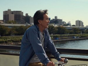 perfect days cinematography by franz lustig day extreme close up backlight daylight shot 048