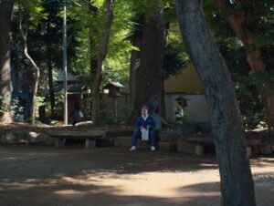 perfect days cinematography by franz lustig day wide shot over the shoulder backlight shot 038