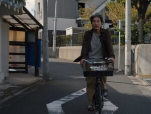 perfect days cinematography by franz lustig exterior day medium close up backlight shot 056