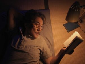 perfect days cinematography by franz lustig extreme close up side lighting shot 002