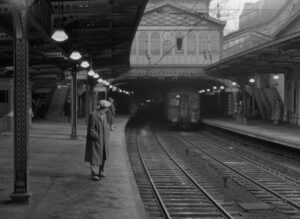 rififi cinematography by philippe agostini day wide shot establishing shot shot 072