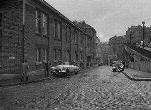 rififi cinematography by philippe agostini exterior day establishing shot backlight daylight shot 051