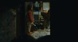 shoplifters cinematography by ry to kond interior night medium wide shot artificial light shot 032