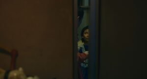 shoplifters cinematography by ry to kond night establishing shot artificial light shot 018