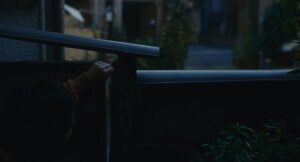 shoplifters cinematography by ry to kond night establishing shot artificial light shot 046