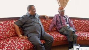 the act of killing cinematography by lars skree day close up two shot backlight sunny shot 040