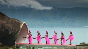 the act of killing cinematography by lars skree day wide shot two shot side lighting daylight shot 027