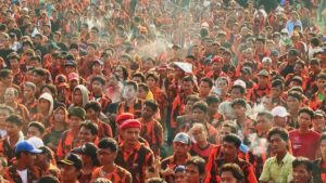 the act of killing cinematography by lars skree exterior day wide shot establishing shot backlight daylight shot 031