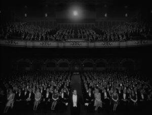 the artist cinematography by guillaume schiffman night wide shot over the shoulder moonlight shot 032