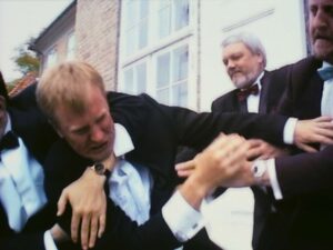 the celebration cinematography by anthony dod mantle day establishing shot hard light sunny shot 010