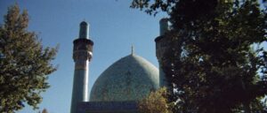 the message cinematography by jack hildyard day establishing shot side lighting shot 015