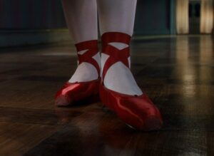 the red shoes cinematography by jack cardiff close up artificial light shot 006