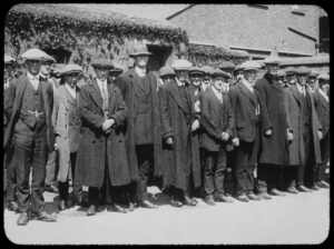 they shall not grow old cinematography by peter jackson day medium shot three shot backlight daylight shot 070
