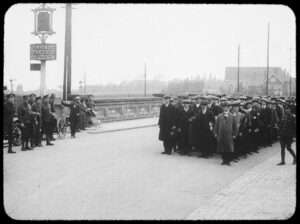they shall not grow old cinematography by peter jackson exterior day wide shot three shot backlight sunny shot 069