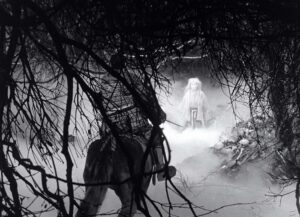 throne of blood cinematography by asakazu nakai day wide shot establishing shot side lighting shot 008