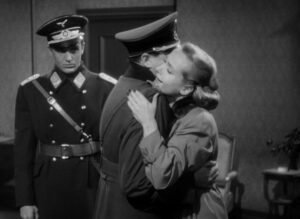 to be or not to be cinematography by rudolph mat day close up two shot shot 070